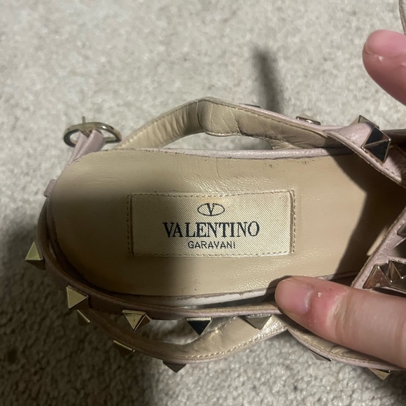 Valentino Garavani Rockstud Slingback Heels - Picture 10 of 16